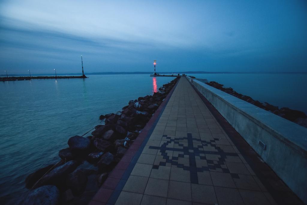 Hotel Nostra Siófok Buitenkant foto