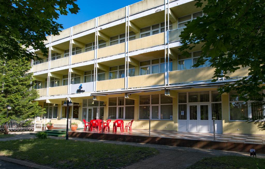 Hotel Nostra Siófok Buitenkant foto