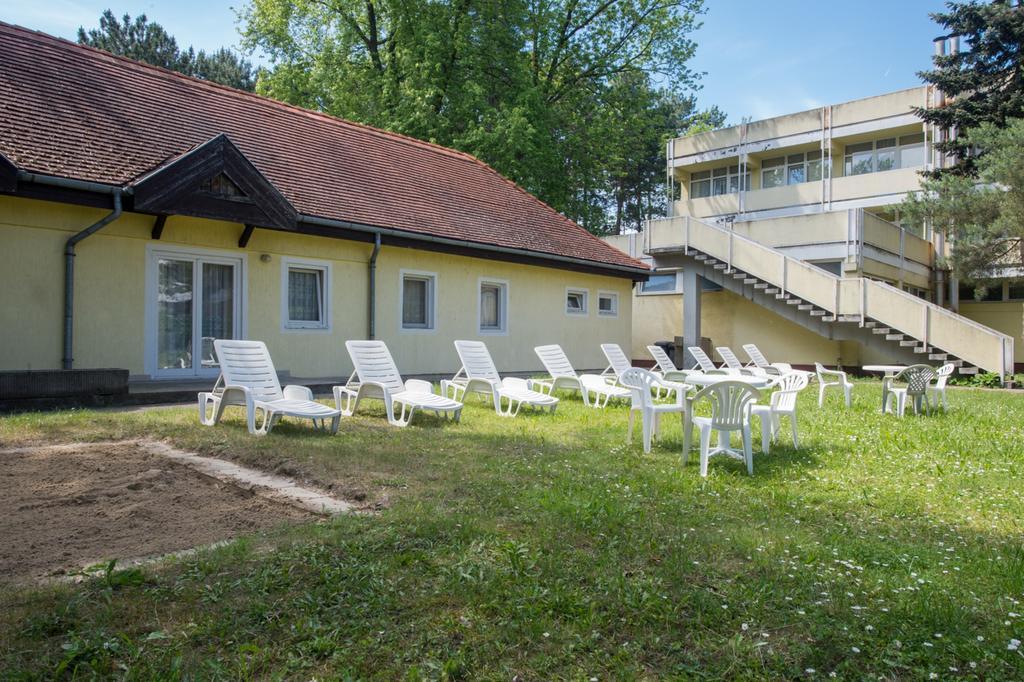 Hotel Nostra Siófok Buitenkant foto